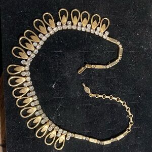 Vintage Sarah Coventry teardrop necklace